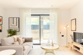 The Brondesbury Hideout - Breathtaking 1BDR Flat with Terrace & Parking